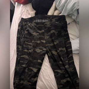 Women’s joggers